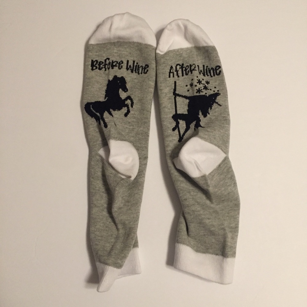 !!LAST PAIR!! Before Wine / After Wine Horse Socks - Picture 3 of 8